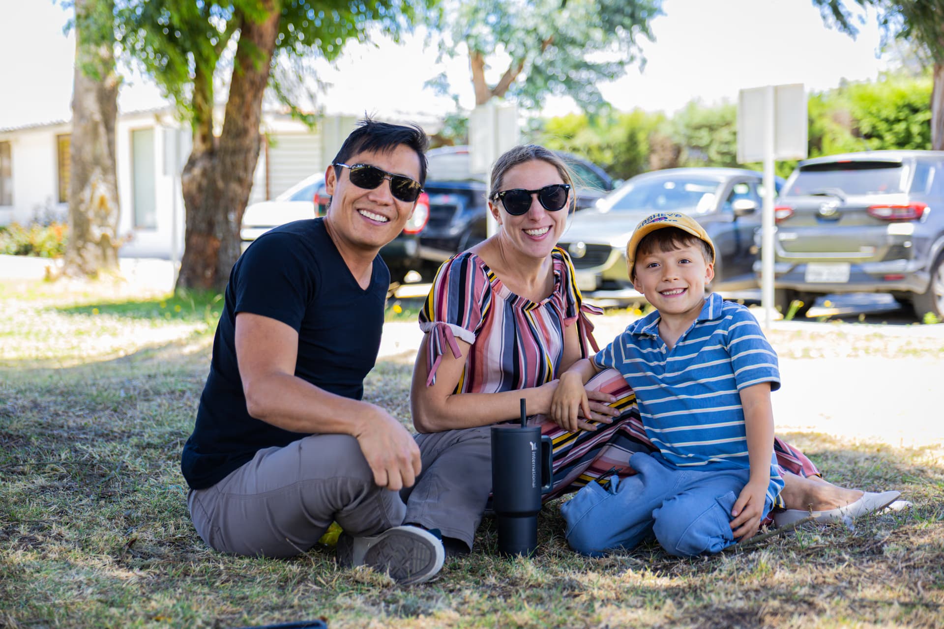 Familias compartiendo en un grupo pequeño