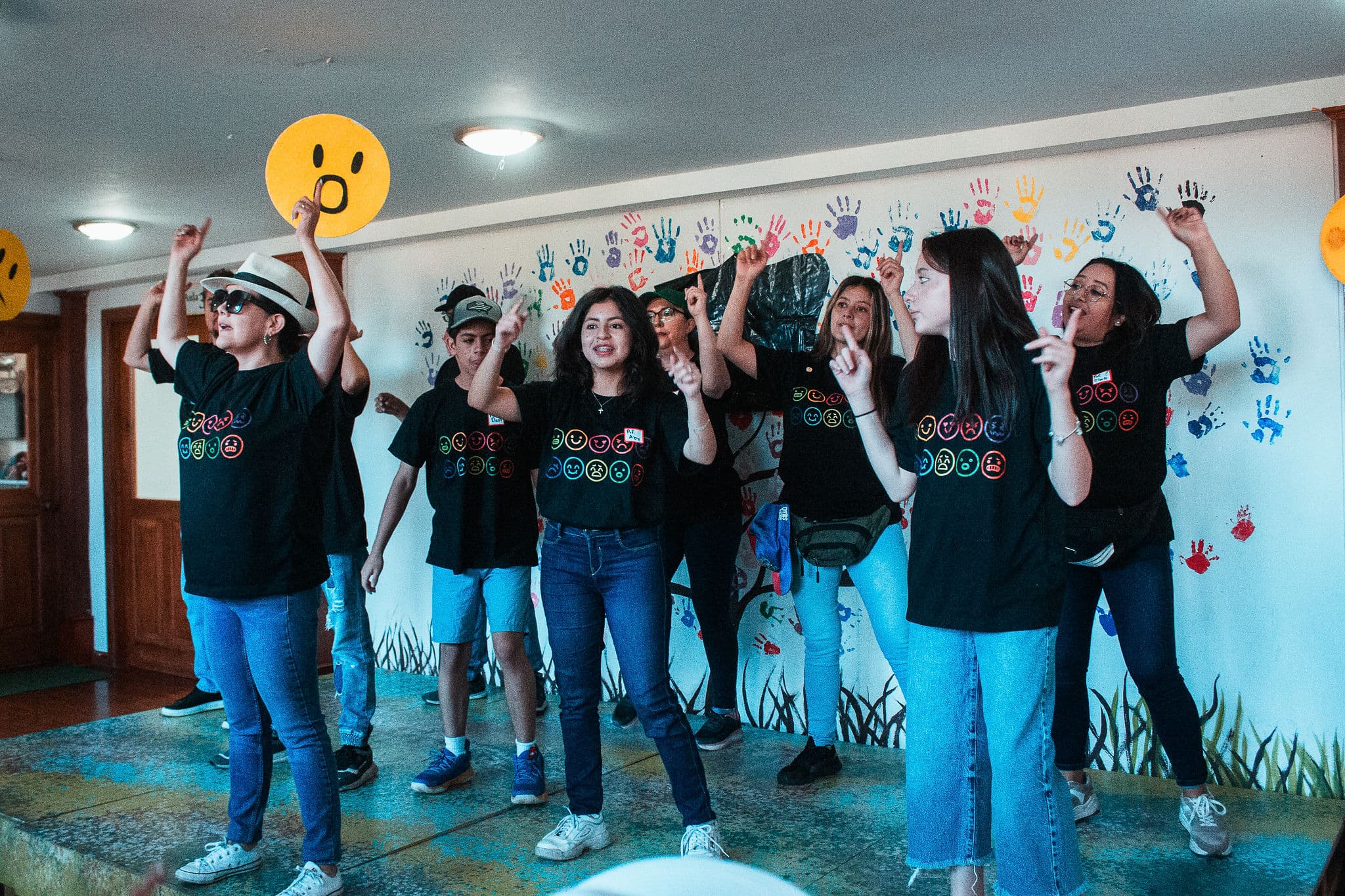 Niños jugando y aprendiendo